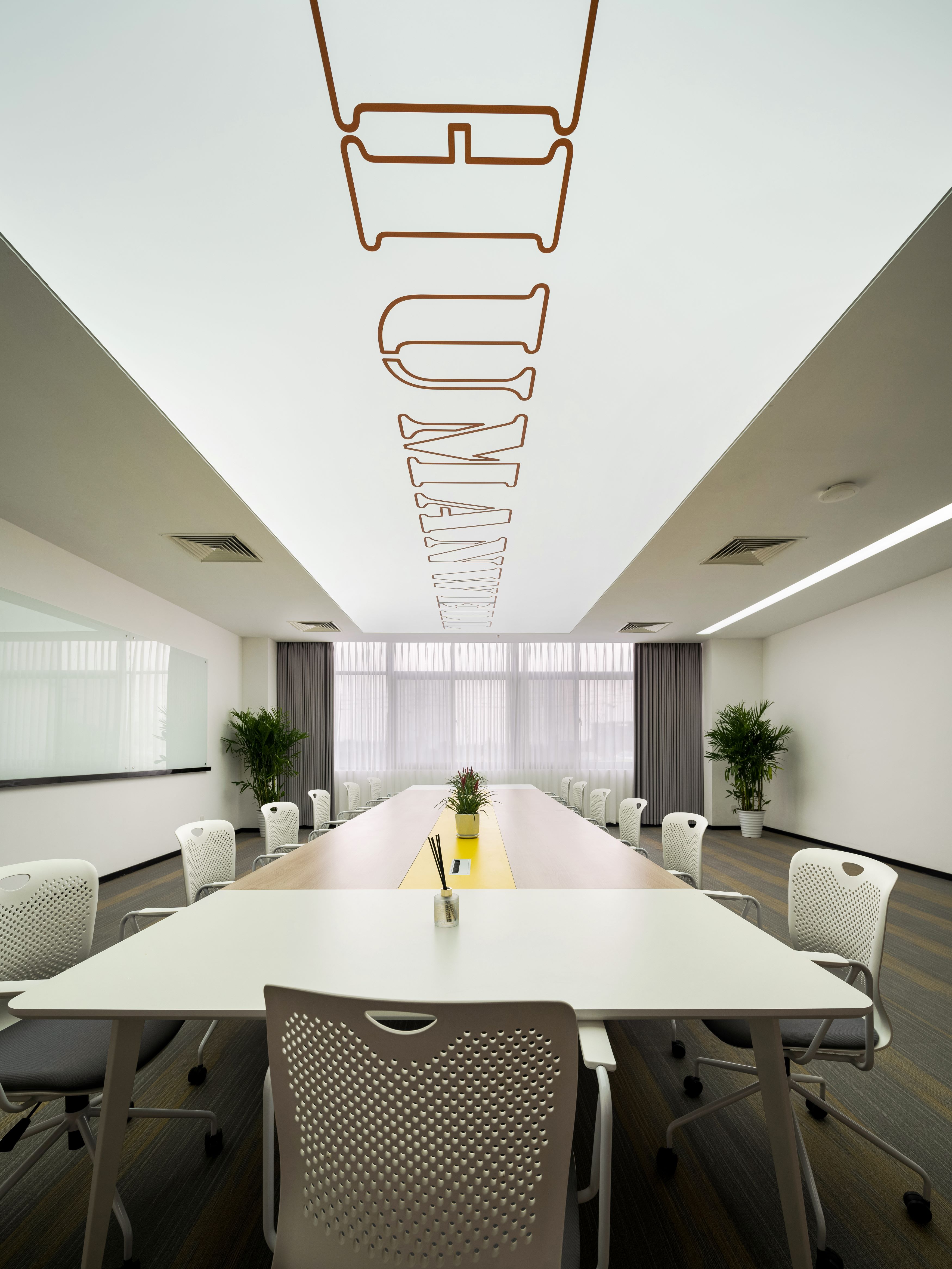 【完工案例】人福醫(yī)藥黃岡總部辦公室裝修完工！(圖5)